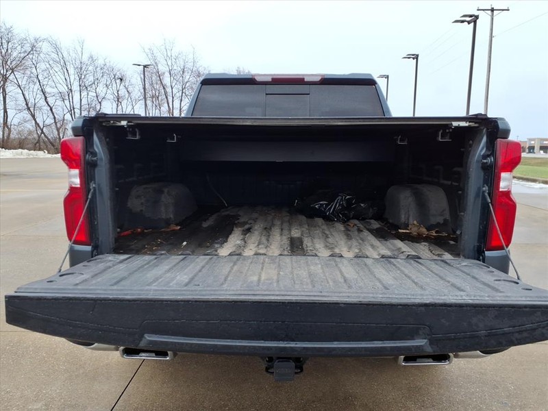 Chevrolet Silverado 1500 Vehicle Full-screen Gallery Image 23