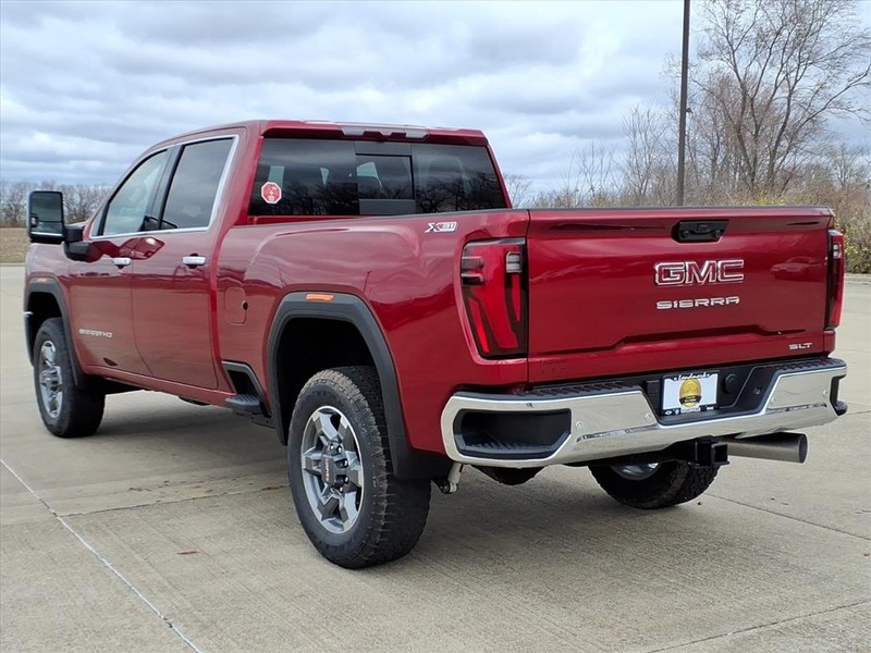 GMC Sierra 2500HD Vehicle Full-screen Gallery Image 3
