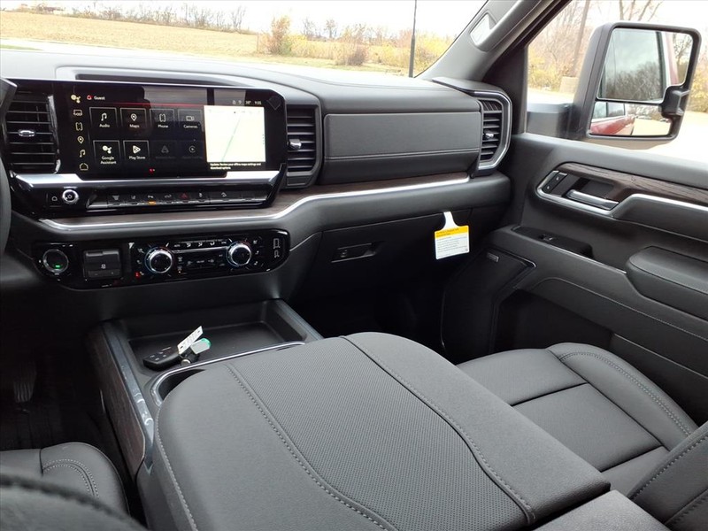 GMC Sierra 2500HD Vehicle Full-screen Gallery Image 6