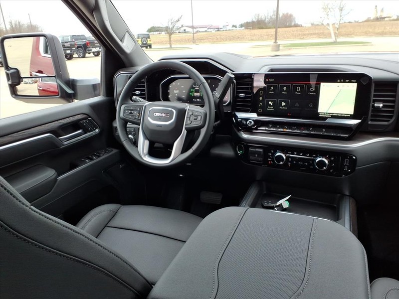 GMC Sierra 2500HD Vehicle Full-screen Gallery Image 7