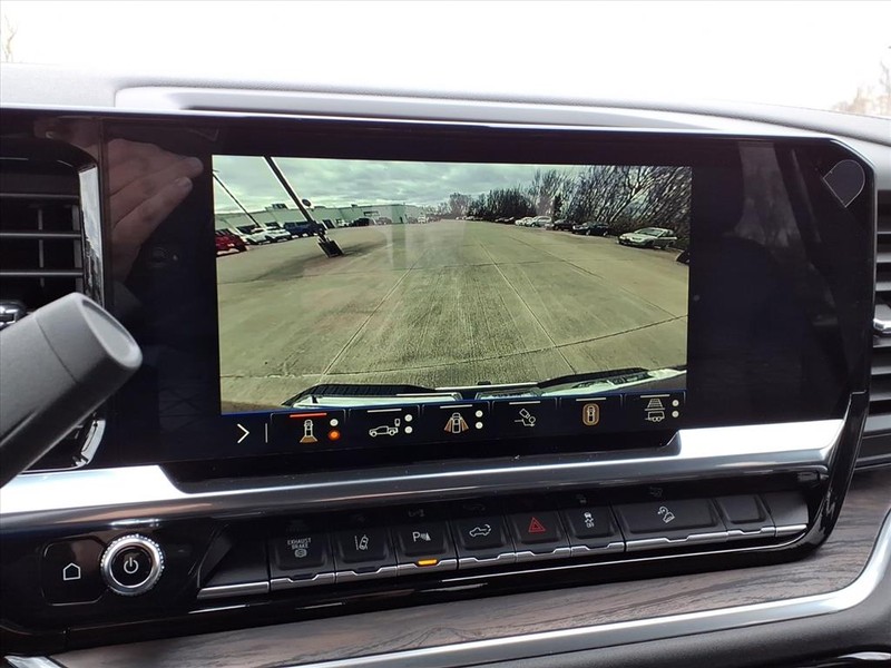 GMC Sierra 2500HD Vehicle Full-screen Gallery Image 9