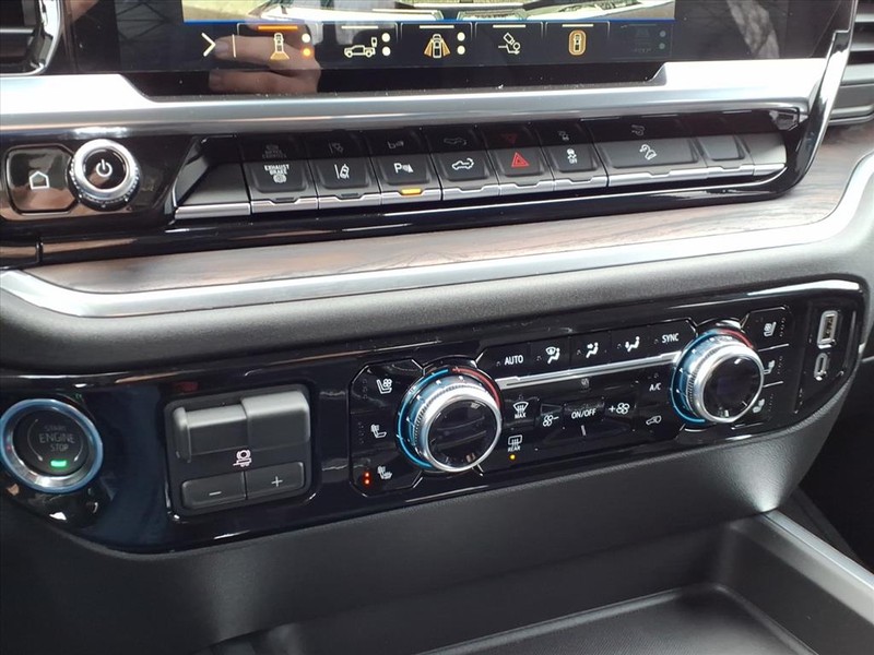 GMC Sierra 2500HD Vehicle Full-screen Gallery Image 10