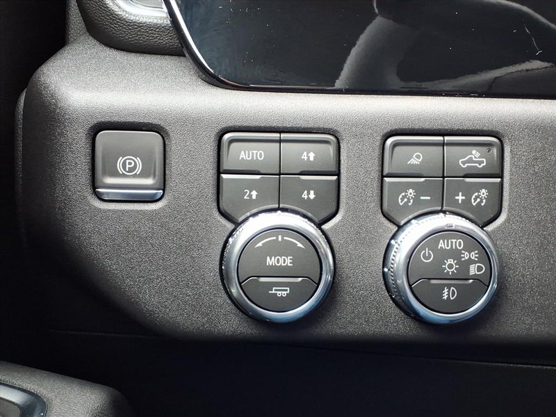 GMC Sierra 2500HD Vehicle Full-screen Gallery Image 14