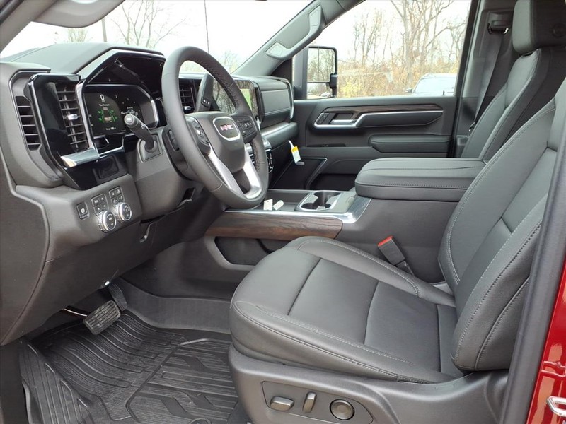 GMC Sierra 2500HD Vehicle Full-screen Gallery Image 16