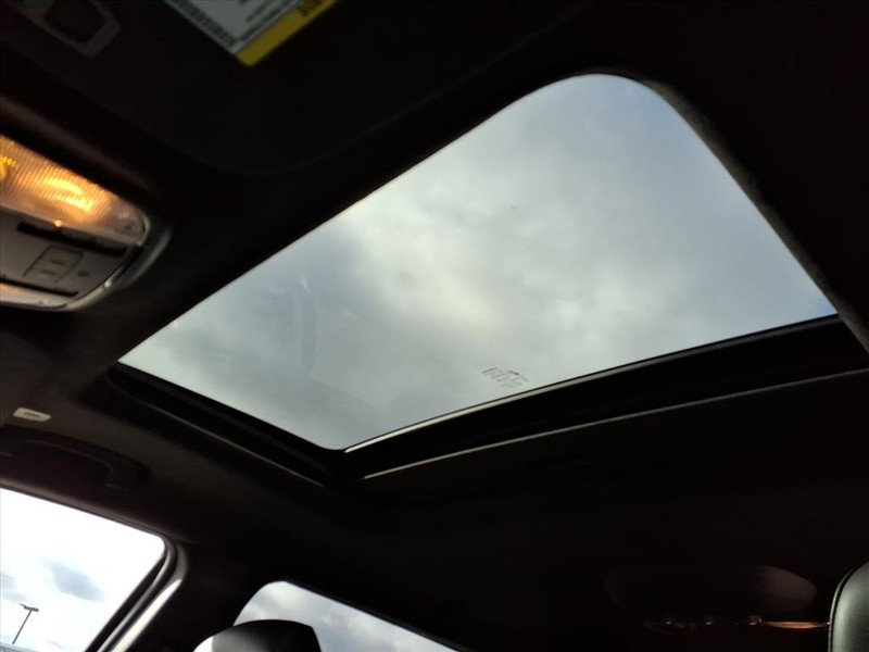 Dodge Durango Vehicle Full-screen Gallery Image 21