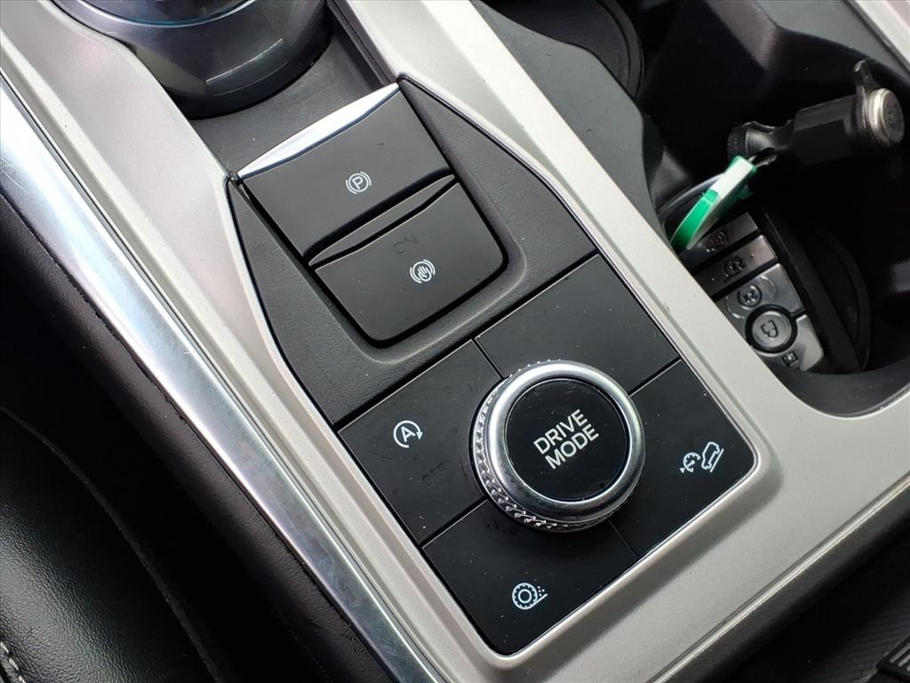 Ford Explorer Vehicle Full-screen Gallery Image 16