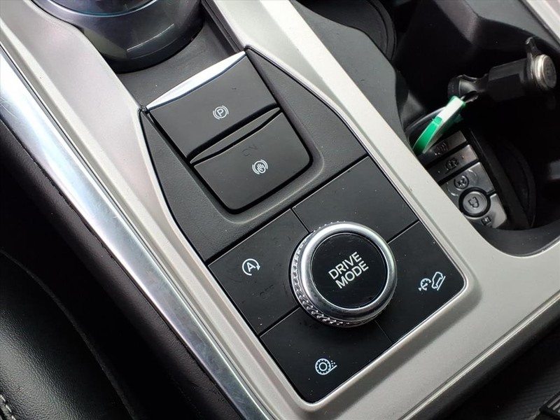 Ford Explorer Vehicle Full-screen Gallery Image 16