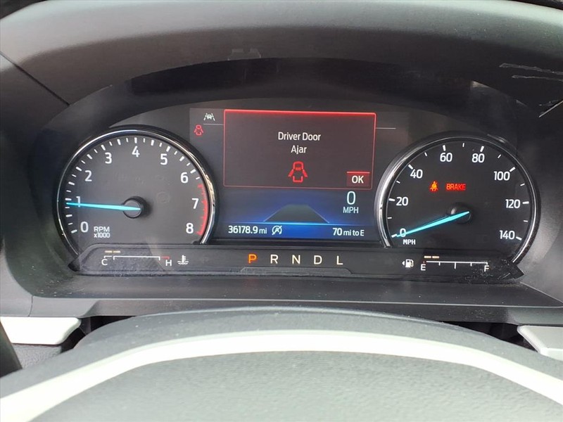 Ford Explorer Vehicle Full-screen Gallery Image 19