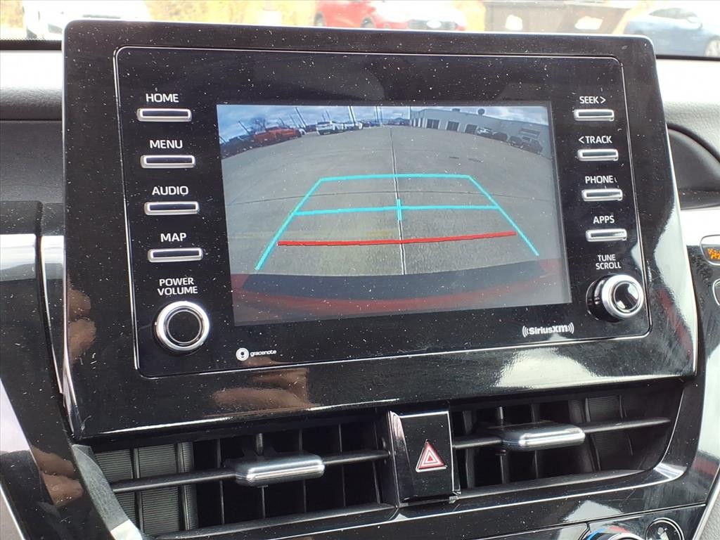 Toyota Camry Vehicle Full-screen Gallery Image 13