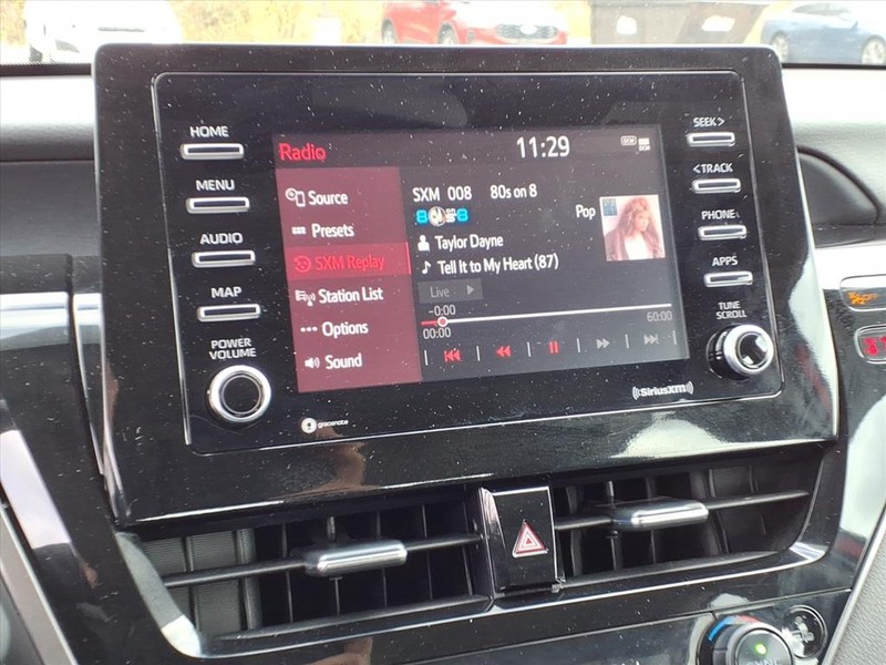 Toyota Camry Vehicle Full-screen Gallery Image 12