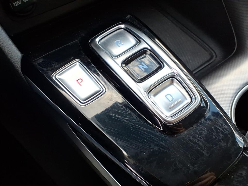 Hyundai Sonata Vehicle Full-screen Gallery Image 15