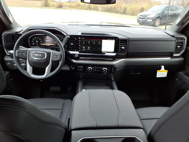 GMC Sierra 2500HD Vehicle Full-screen Gallery Image 4