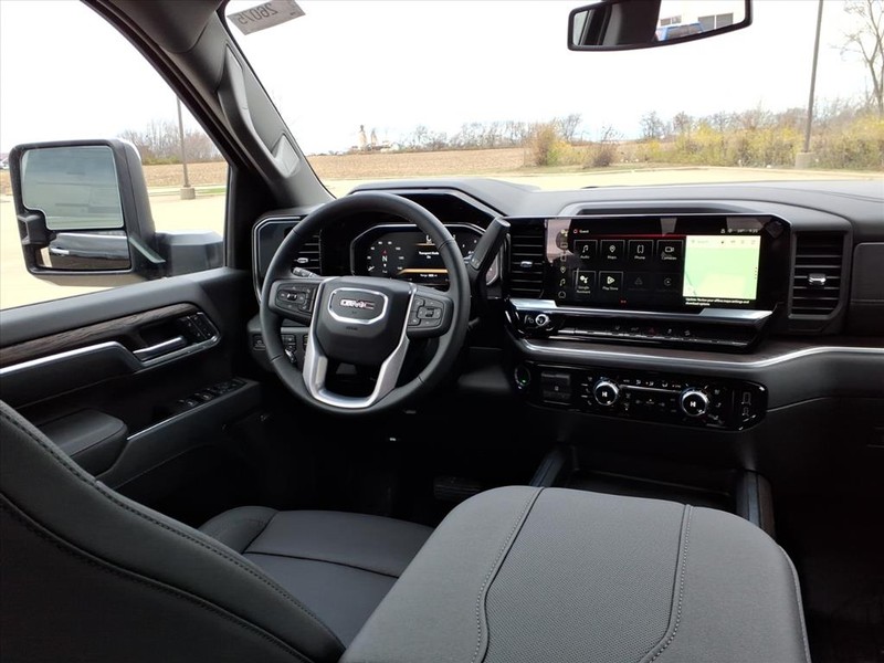 GMC Sierra 2500HD Vehicle Full-screen Gallery Image 7
