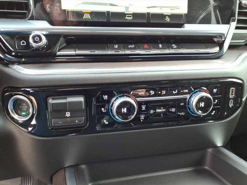 GMC Sierra 2500HD Vehicle Full-screen Gallery Image 10