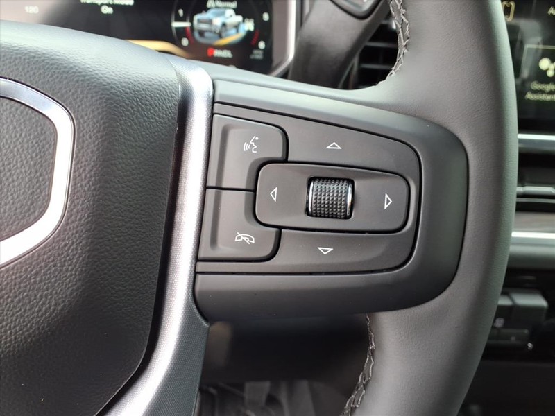 GMC Sierra 2500HD Vehicle Full-screen Gallery Image 12