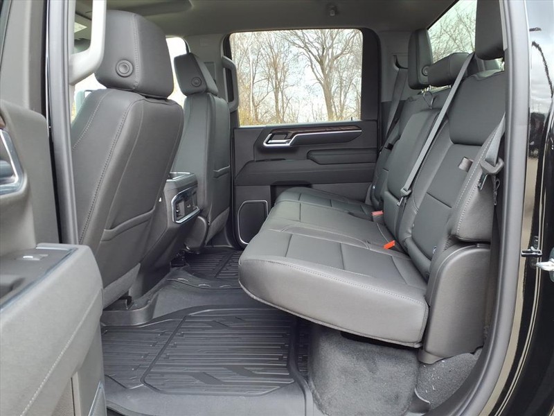 GMC Sierra 2500HD Vehicle Full-screen Gallery Image 17