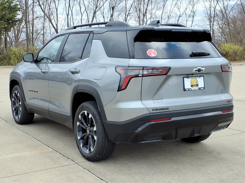 Chevrolet Equinox Vehicle Full-screen Gallery Image 3