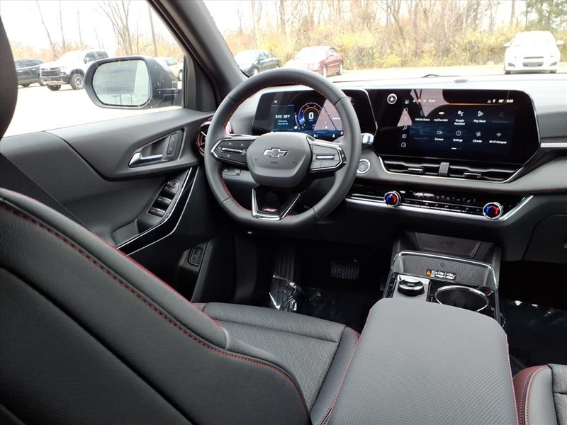 Chevrolet Equinox Vehicle Full-screen Gallery Image 6