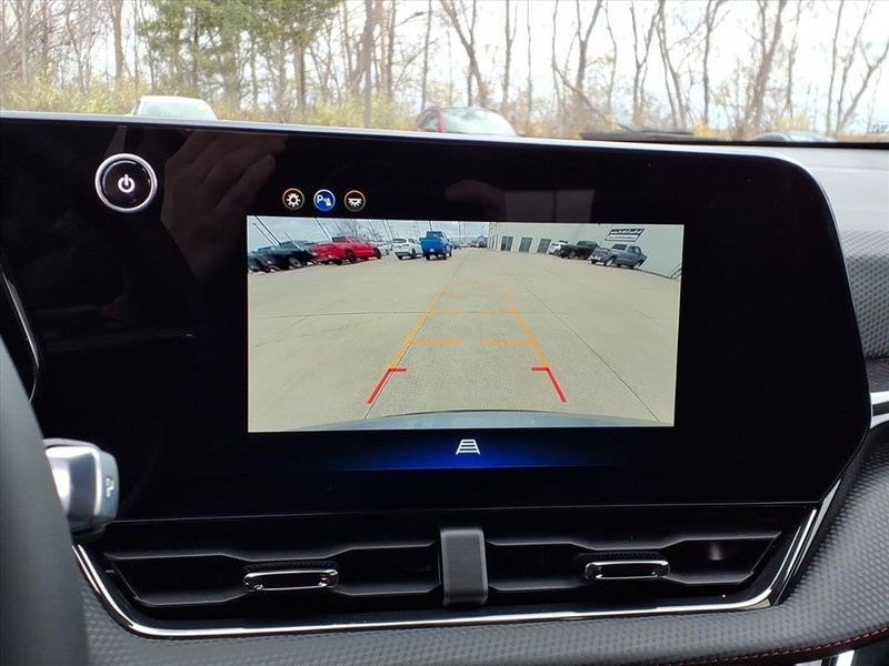 Chevrolet Equinox Vehicle Full-screen Gallery Image 9