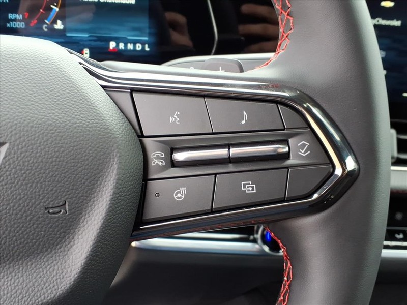 Chevrolet Equinox Vehicle Full-screen Gallery Image 13