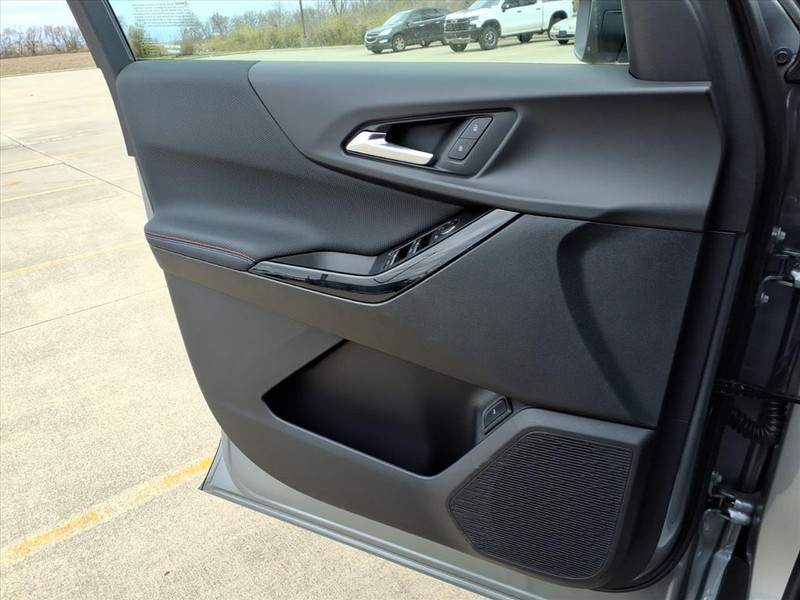 Chevrolet Equinox Vehicle Full-screen Gallery Image 15