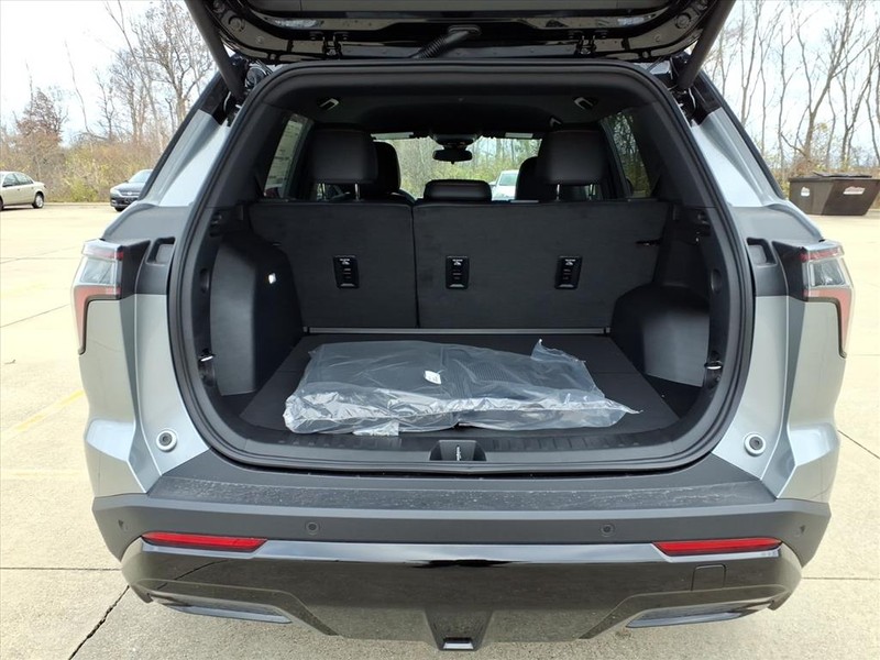 Chevrolet Equinox Vehicle Full-screen Gallery Image 18