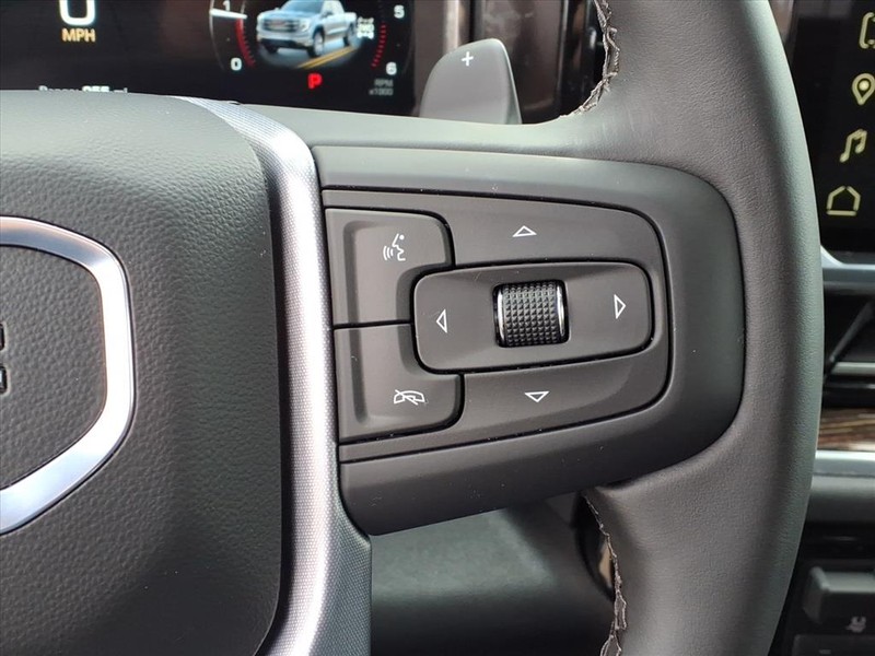 GMC Sierra 1500 Vehicle Full-screen Gallery Image 13