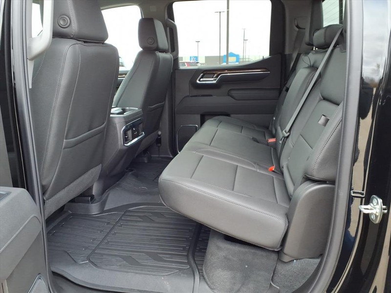 GMC Sierra 1500 Vehicle Full-screen Gallery Image 18