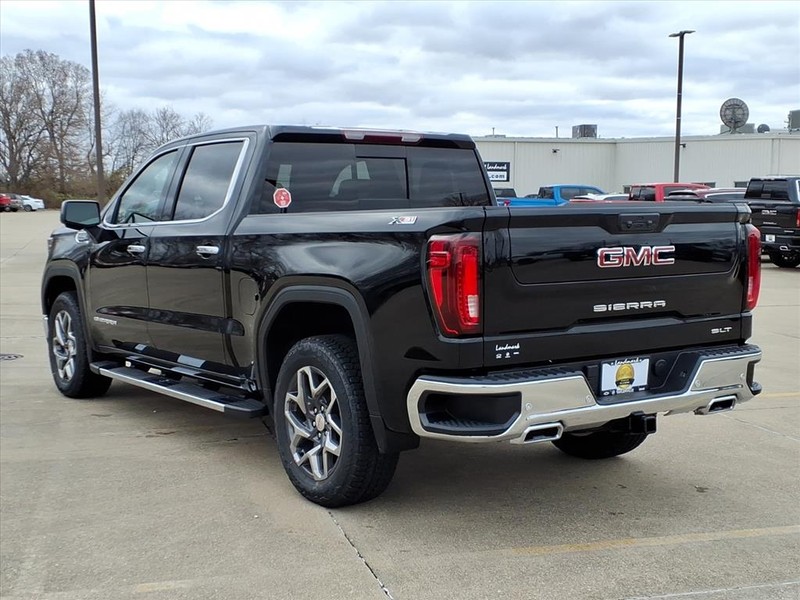 GMC Sierra 1500 Vehicle Full-screen Gallery Image 3