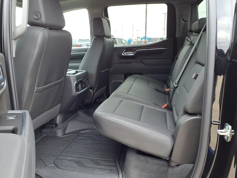 GMC Sierra 1500 Vehicle Full-screen Gallery Image 18