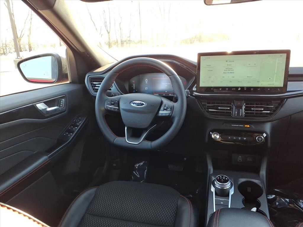 Ford Escape Vehicle Full-screen Gallery Image 11