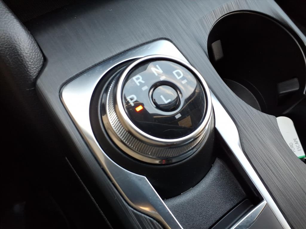 Ford Escape Vehicle Full-screen Gallery Image 15