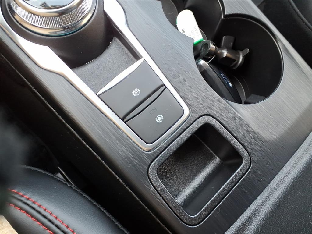 Ford Escape Vehicle Full-screen Gallery Image 16