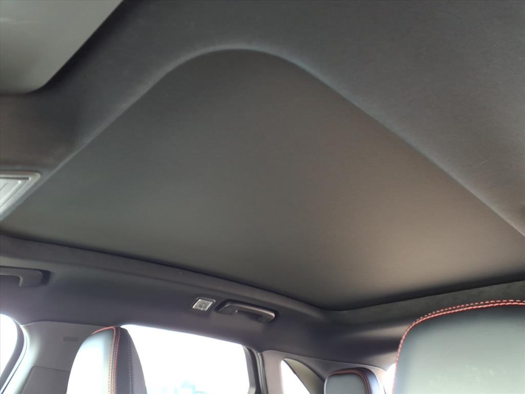 Ford Escape Vehicle Full-screen Gallery Image 22