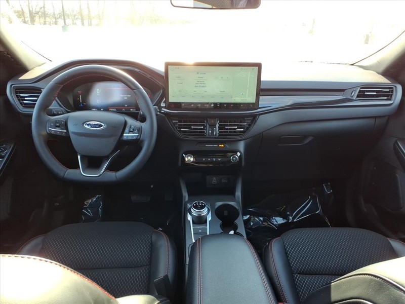 Ford Escape Vehicle Full-screen Gallery Image 8