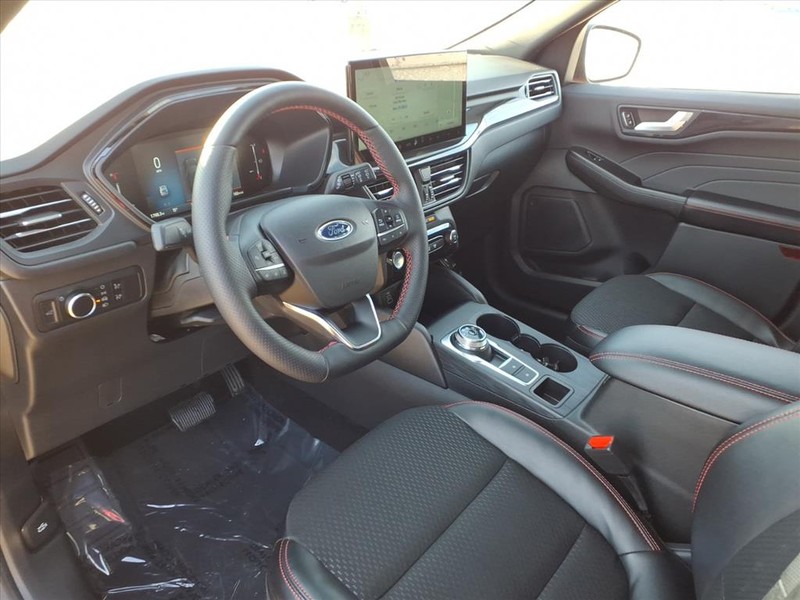 Ford Escape Vehicle Full-screen Gallery Image 21