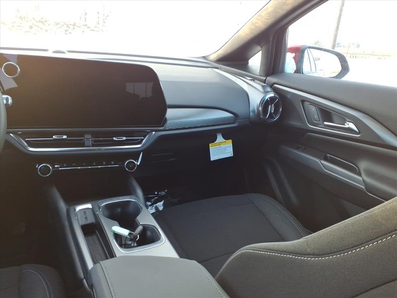 Chevrolet Equinox EV Vehicle Full-screen Gallery Image 6