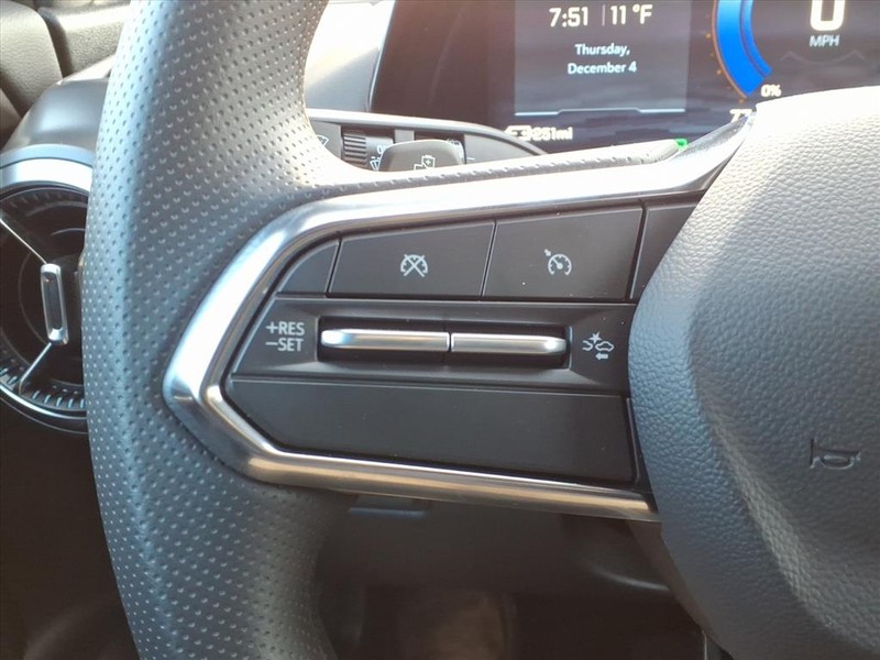 Chevrolet Equinox EV Vehicle Full-screen Gallery Image 11