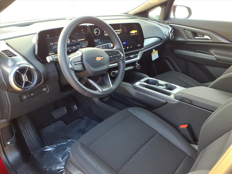 Chevrolet Equinox EV Vehicle Full-screen Gallery Image 15