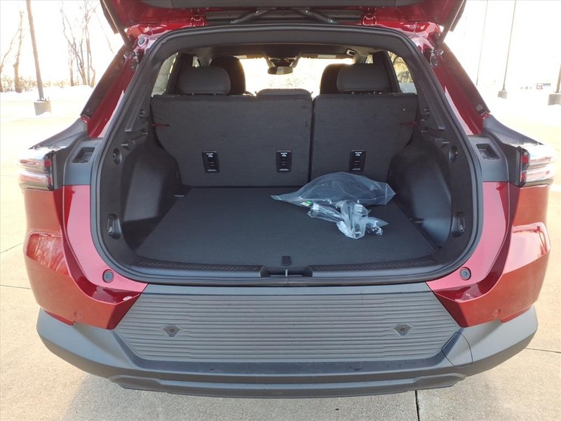 Chevrolet Equinox EV Vehicle Full-screen Gallery Image 17