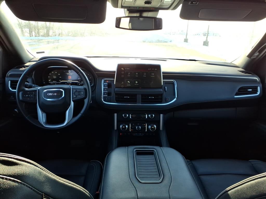 GMC Yukon Vehicle Full-screen Gallery Image 8