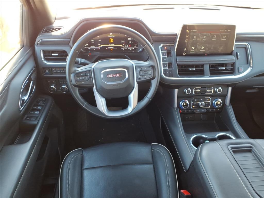 GMC Yukon Vehicle Full-screen Gallery Image 9