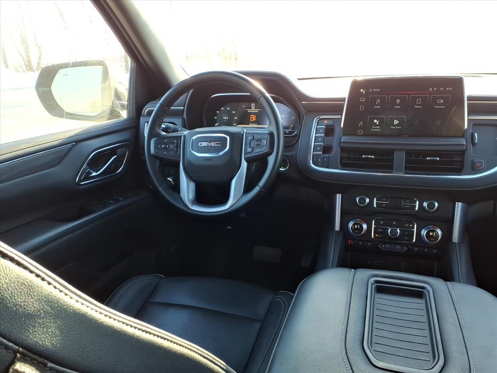 GMC Yukon Vehicle Full-screen Gallery Image 11