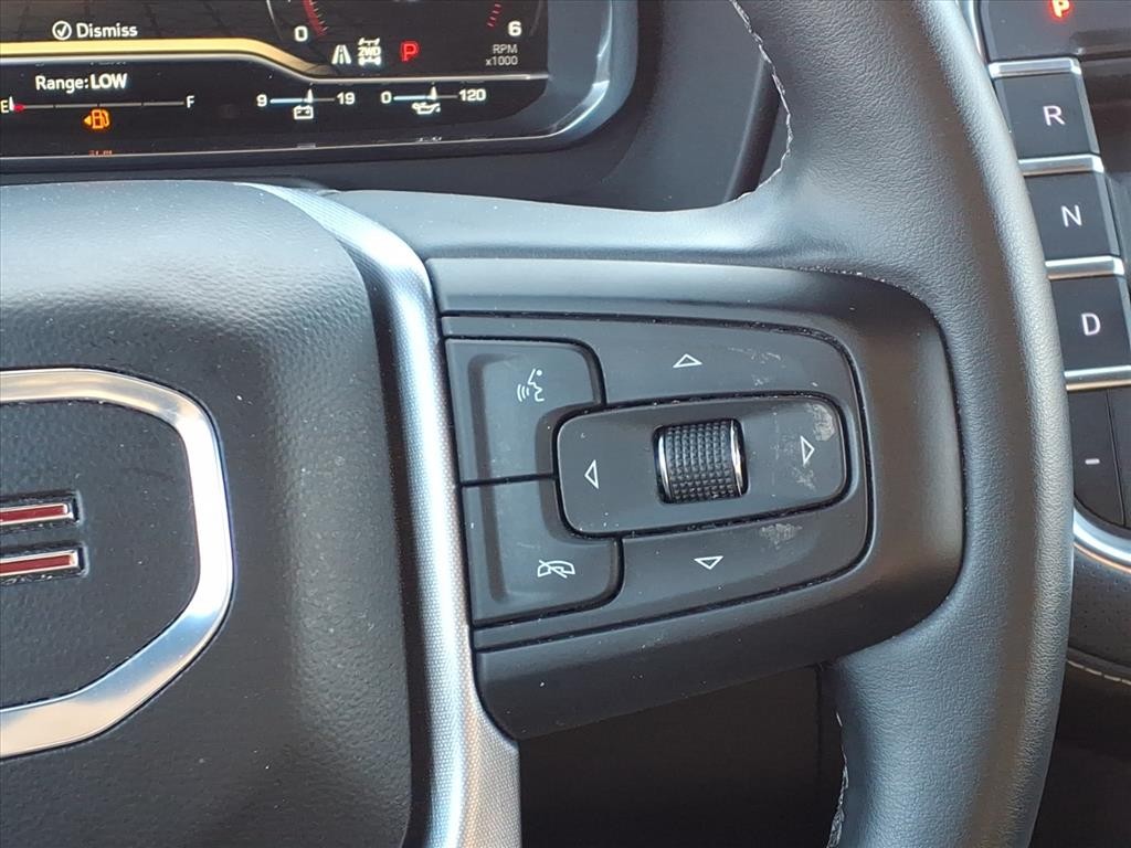 GMC Yukon Vehicle Full-screen Gallery Image 17