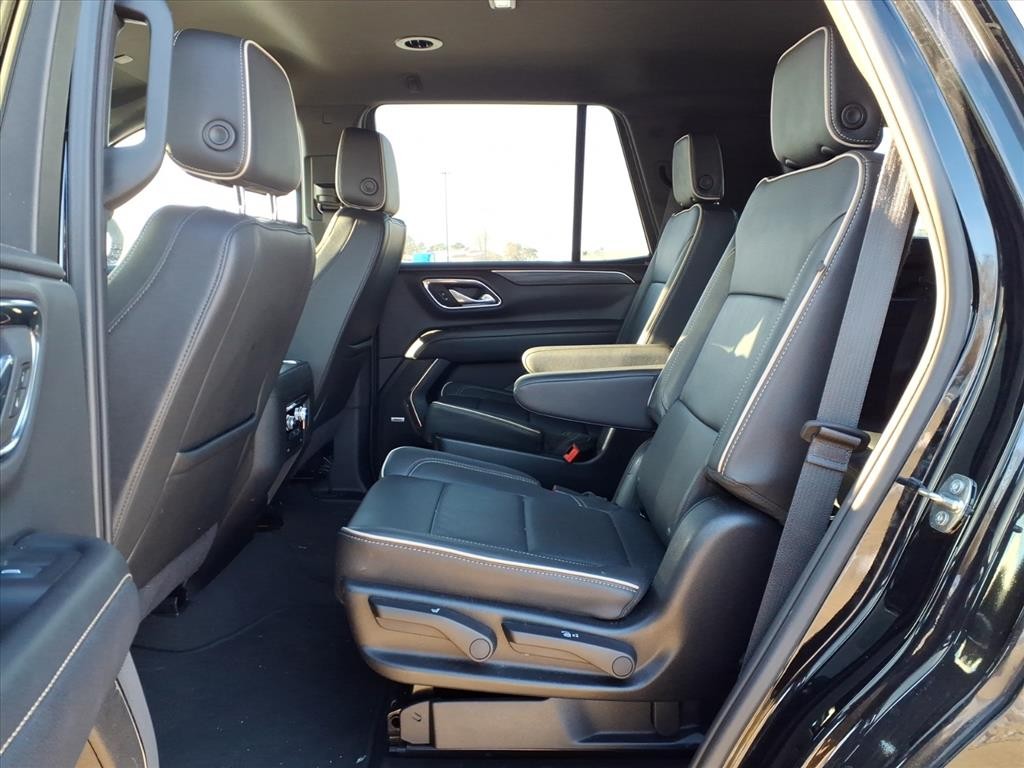 GMC Yukon Vehicle Full-screen Gallery Image 22