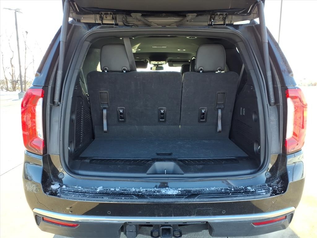 GMC Yukon Vehicle Full-screen Gallery Image 24