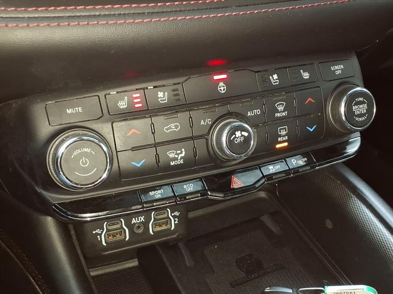 Dodge Durango Vehicle Full-screen Gallery Image 14