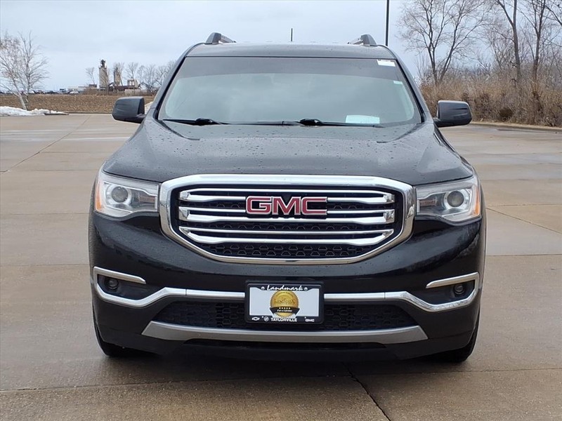 GMC Acadia Vehicle Full-screen Gallery Image 7