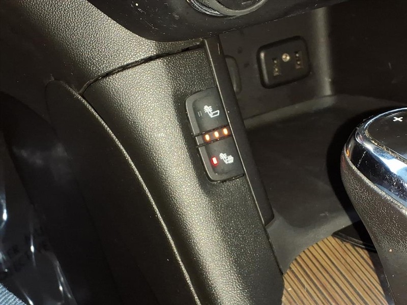 GMC Acadia Vehicle Full-screen Gallery Image 14