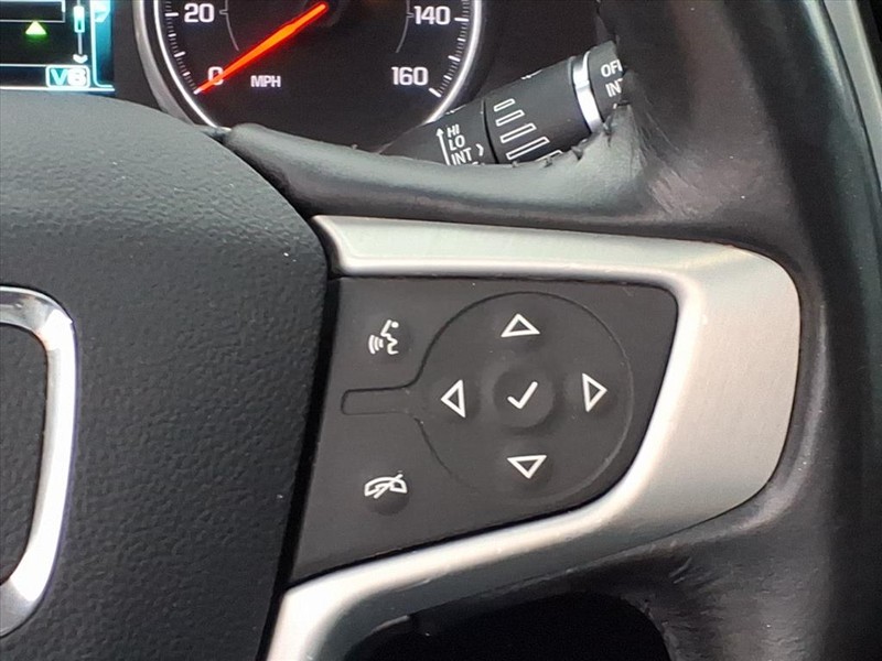 GMC Acadia Vehicle Full-screen Gallery Image 18